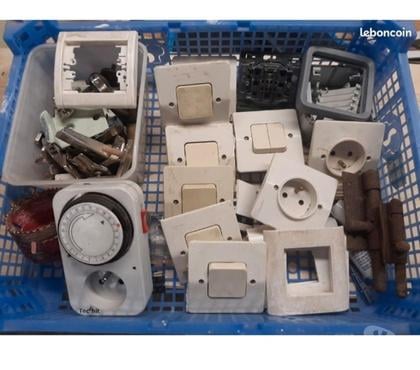 Bricolage - Jardin - Outillage Auzat Ariège - Photos Vivastreet Appareillage électrique interpriseprogrammateur....