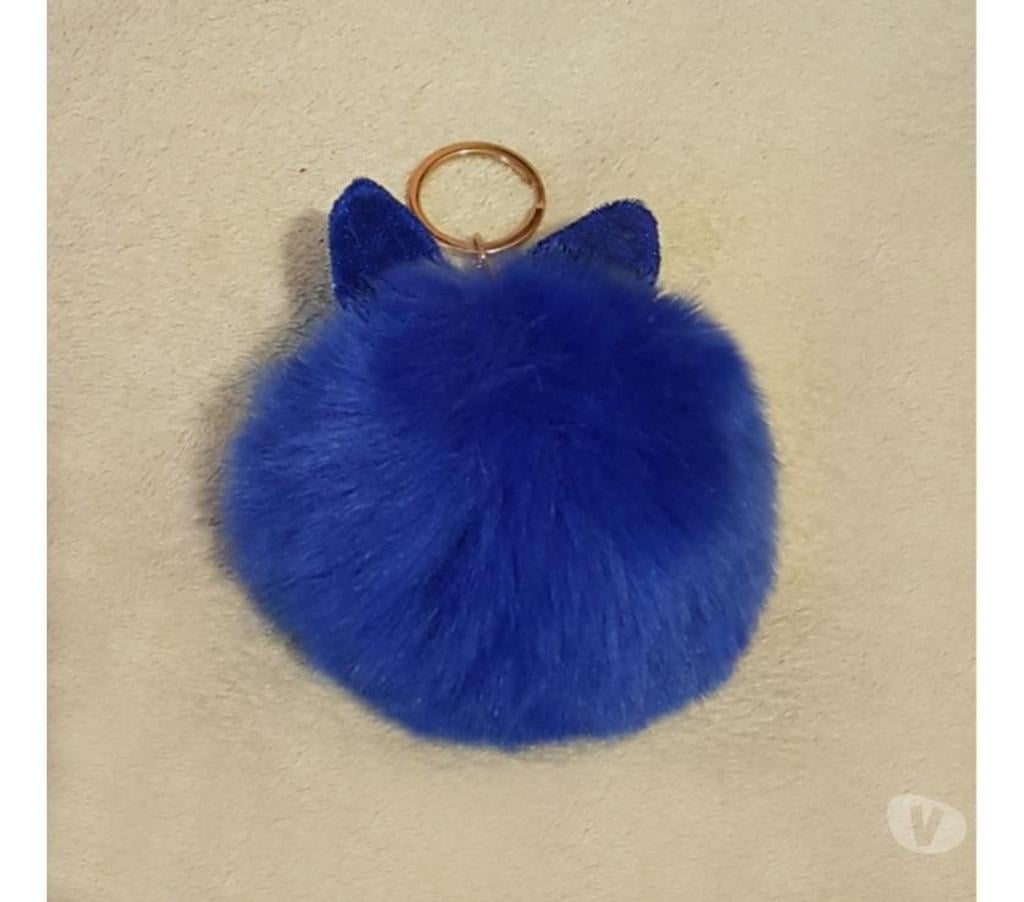 Accessoires - Bagagerie Gard Nimes - Photos Vivastreet Gros pompon lapin bleu, porte-clé
