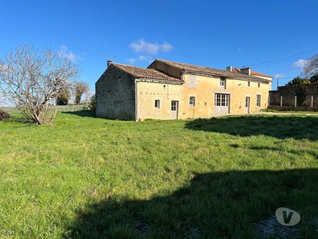 Vente Maison Charente Villefagnan - 16240 - Photos Vivastreet Charmante Maison de Trois Chambres Renovée avec des Materiaux...