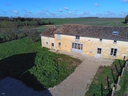 Vendre maison Villefagnan Charente - Photos Vivastreet Charmante Maison de Trois Chambres Renovée avec des Materiaux...