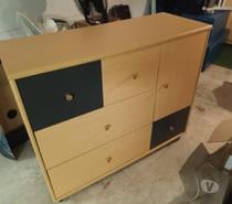 Commode de chambre bi-color.