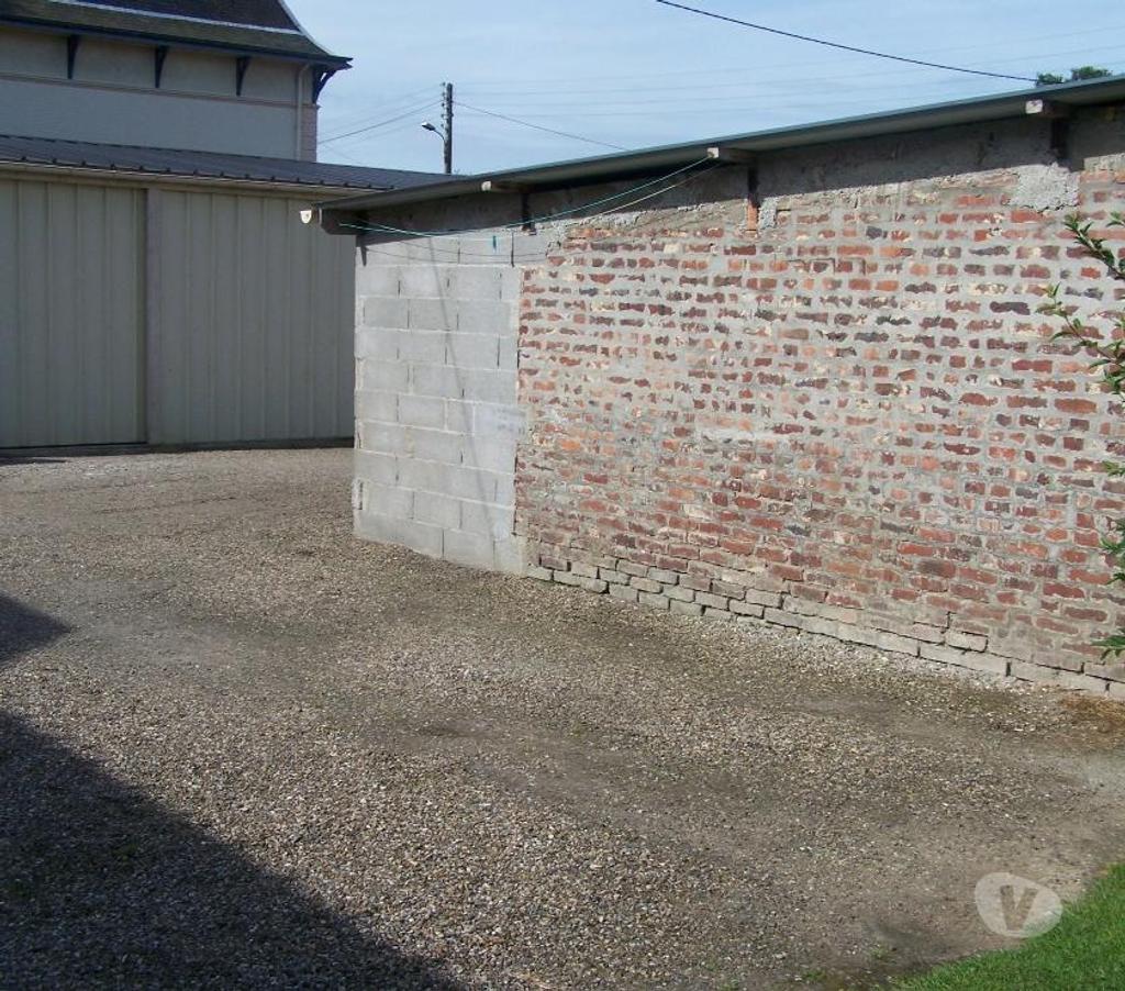 Parkings - Garages Seine-Maritime Eu - 76260 - Photos Vivastreet Emplacement Parkings dans une Cour Fermée - Libre