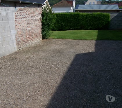 Parkings - Garages Eu Seine-Maritime - Photos Vivastreet Emplacement Parking dans une Cour Fermée - Libre