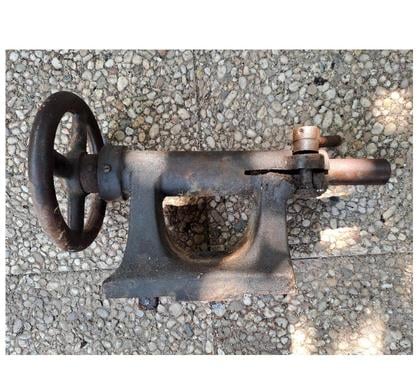 Bricolage - Jardin - Outillage Montceaux les Provins Seine-et-Marne - Photos Vivastreet contre pointe de tour