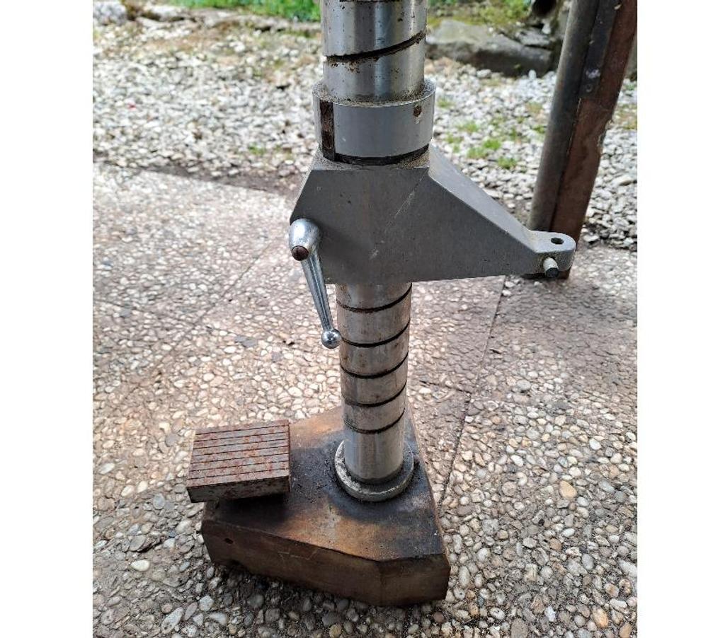  Seine-et-Marne Montceaux les Provins - 77151 - Photos Vivastreet perceuse support