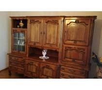 Beau buffet en bois