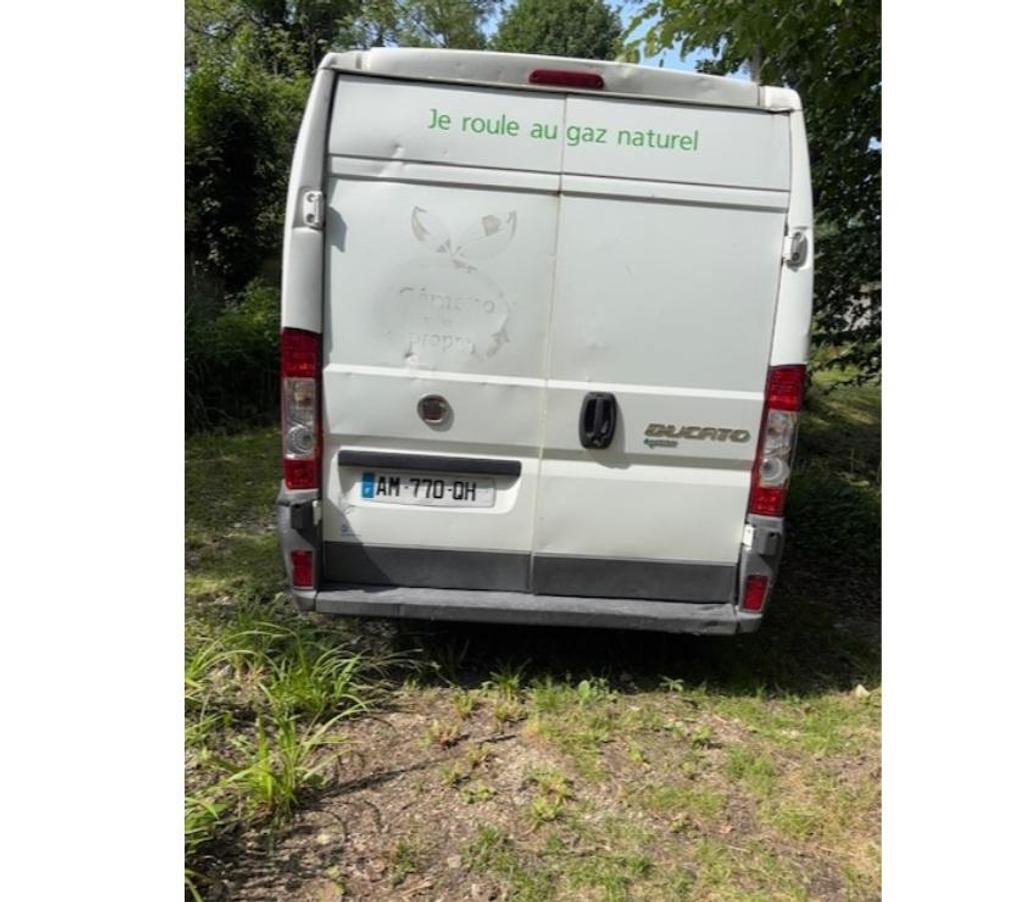 Véhicules commerciaux & utilitaires d'occasion Seine-et-Marne La Celle sur Morin - 77515 - Photos Vivastreet fourgon fiat DUCATO double énergie gaz et essence