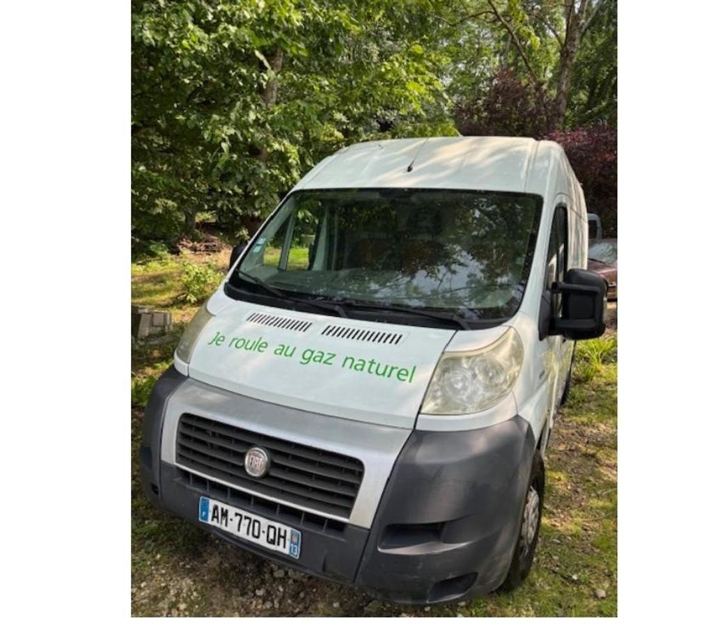 Véhicules commerciaux & utilitaires d'occasion Seine-et-Marne La Celle sur Morin - 77515 - Photos Vivastreet fourgon fiat DUCATO double énergie gaz et essence