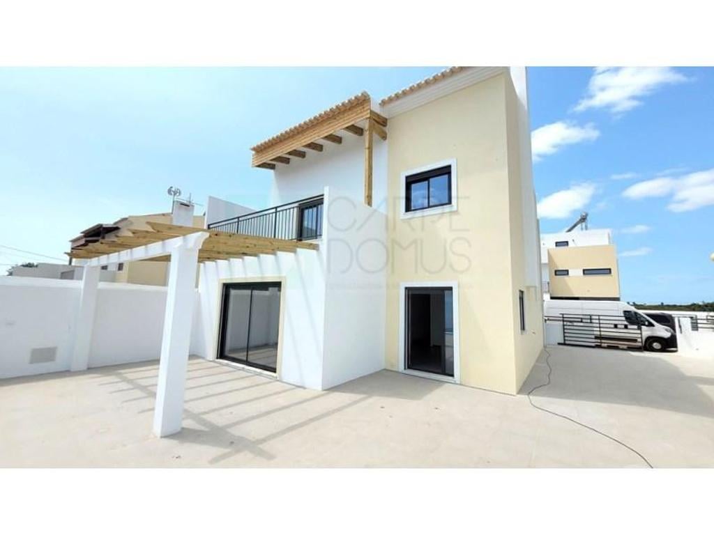Vente Maison Portugal - Photos Vivastreet Maison neuve de 3+1 chambres avec piscine privée - Vila Nova...
