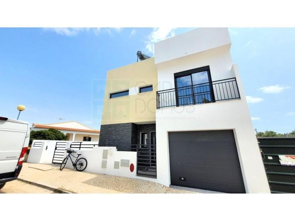 Vente Maison Portugal - Photos Vivastreet Maison neuve de 3+1 chambres avec piscine privée - Vila Nova...
