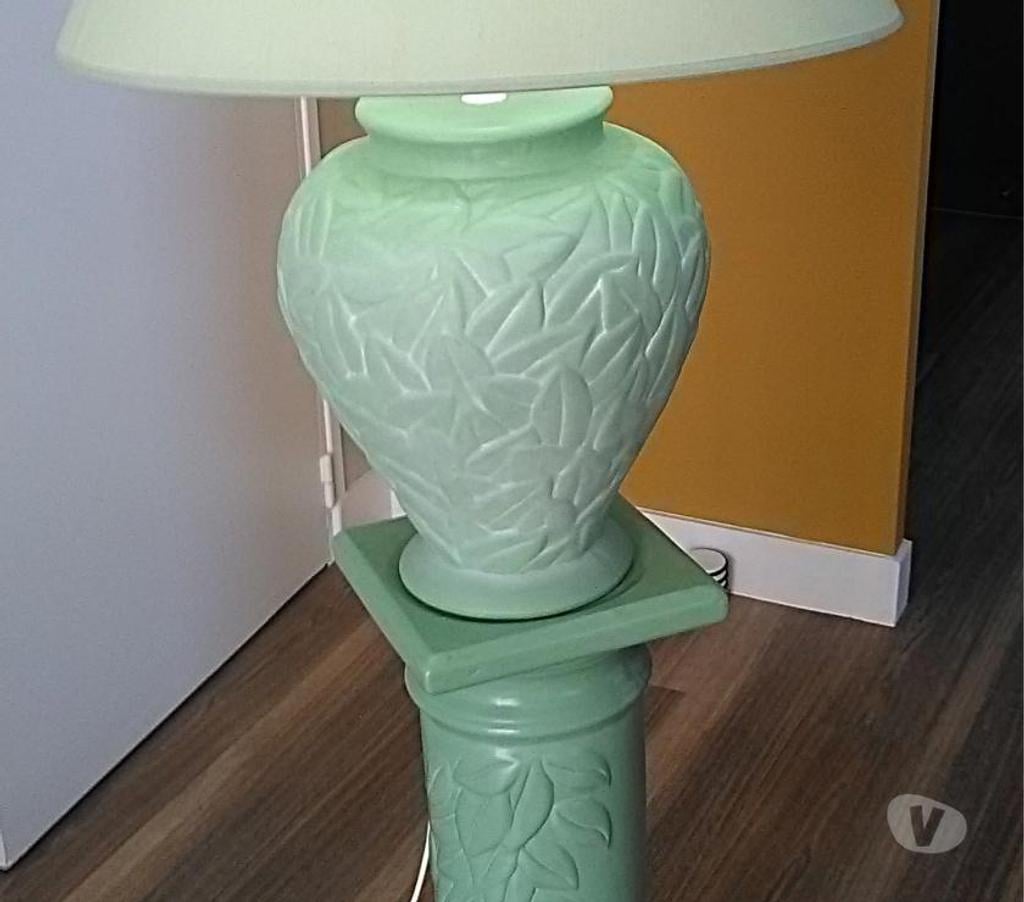 Décoration - art Maine-et-Loire Angers - Photos Vivastreet Lampe de salon sur pied en faïence de couleur vert d'eau