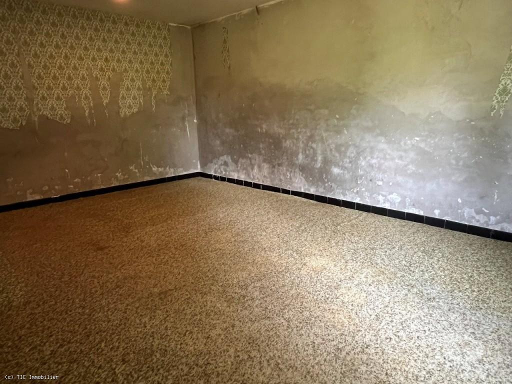 Vente Maison Charente Ruffec - 16700 - Photos Vivastreet Maison de Plain-Pied de 5 Chambres à Rénover