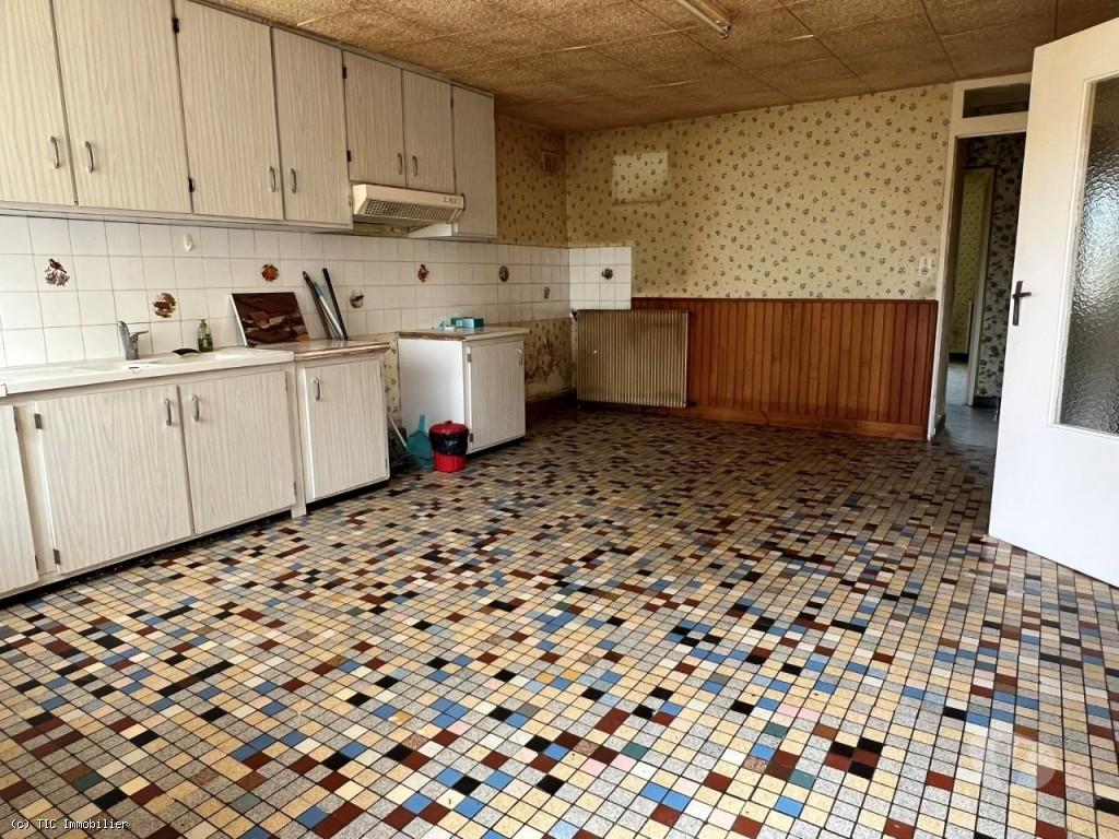 Vente Maison Charente Ruffec - 16700 - Photos Vivastreet Maison de Plain-Pied de 5 Chambres à Rénover