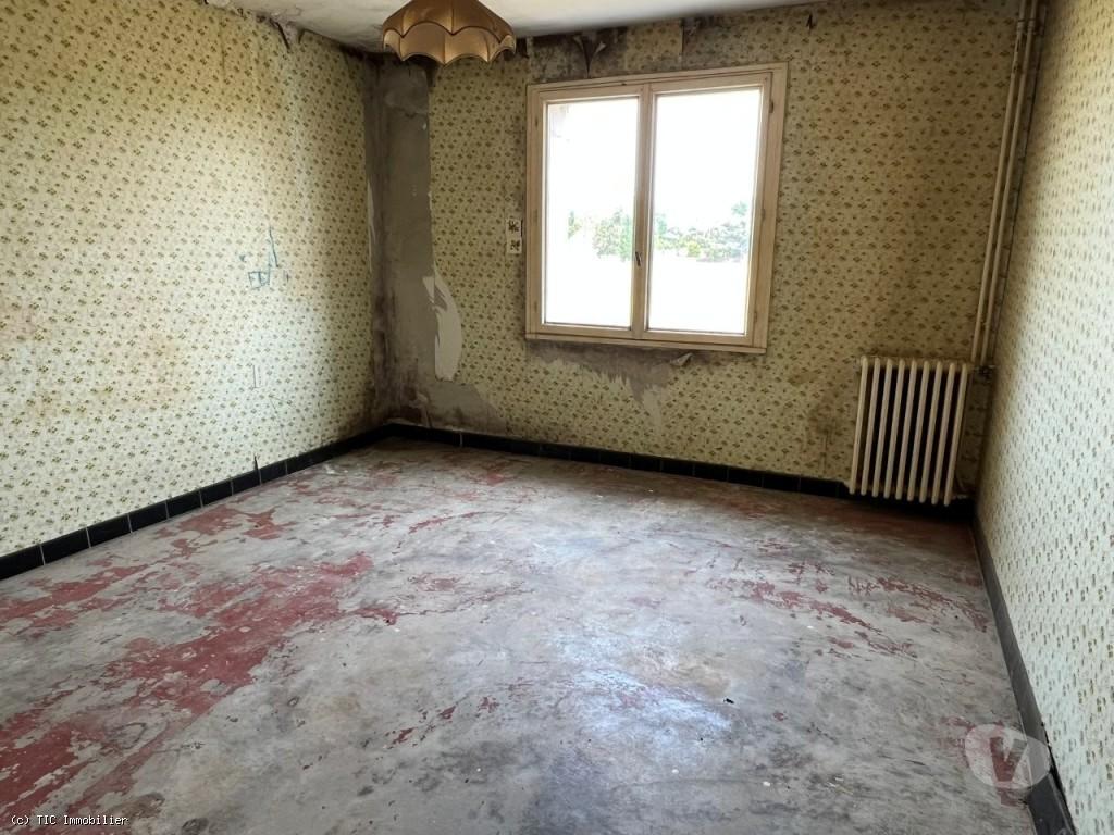 Vente Maison Charente Ruffec - 16700 - Photos Vivastreet Maison de Plain-Pied de 5 Chambres à Rénover