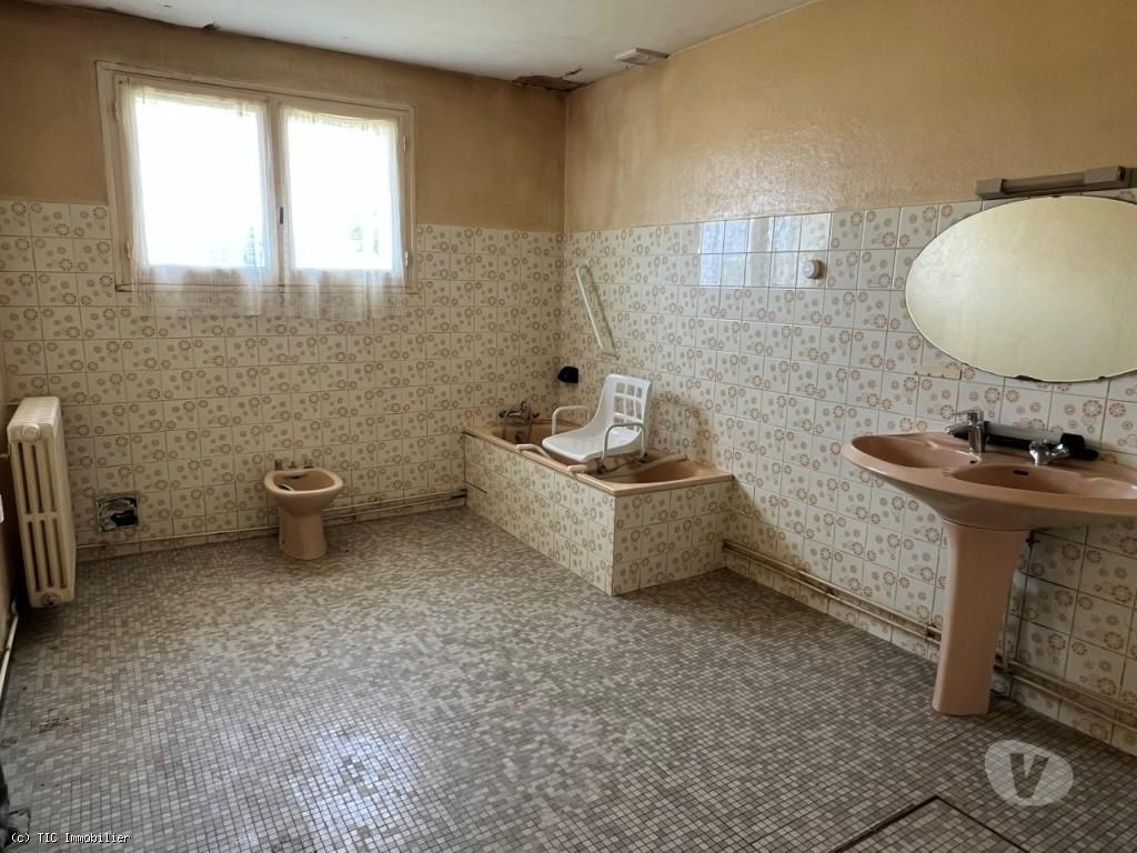 Vente Maison Charente Ruffec - 16700 - Photos Vivastreet Maison de Plain-Pied de 5 Chambres à Rénover