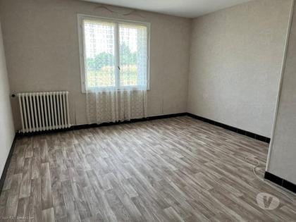 Achat maison Ruffec Charente - Photos Vivastreet Maison de Plain-Pied de 5 Chambres à Rénover