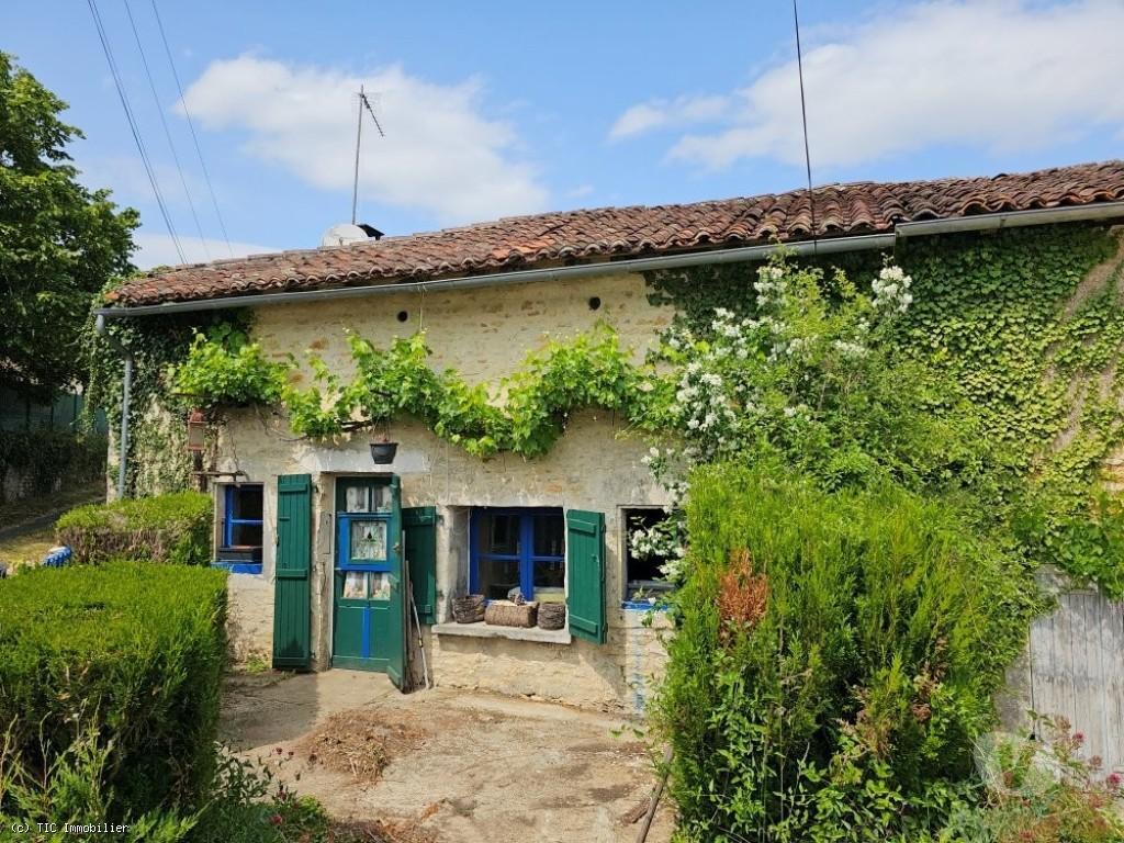 Vente Maison Charente St Claud - 16450 - Photos Vivastreet Petite Maison Pittoresque de Compagne avec Dépendances et Terrain