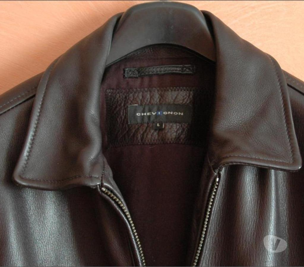 Vêtements occasion Vienne Buxerolles - 86180 - Photos Vivastreet Veste blouson Cuir marque originale Chevignon® Taille L