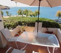 Maison au bord de la mer