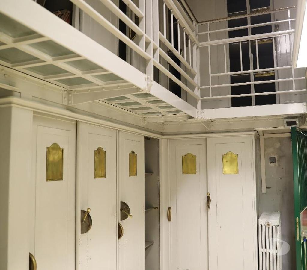 bureaux locaux Cantal Aurillac - 15000 - Photos Vivastreet Immeuble polyvalent jusqu’à 600 m²