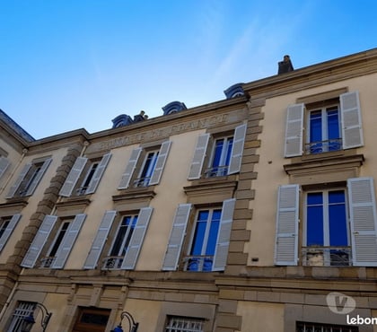 Achat, location bureau Aurillac Cantal - Photos Vivastreet Immeuble polyvalent jusqu’à 600 m²