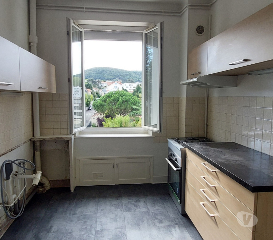 Location appartement Puy-de-Dôme Chamalieres - 63400 - Photos Vivastreet Location vide F2