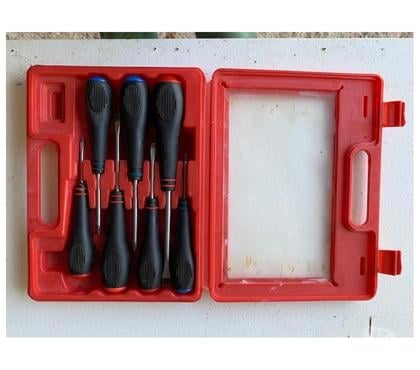 Bricolage - Jardin - Outillage Bievres Essonne - Photos Vivastreet Boite de 7 tournevis cruciformes et plats