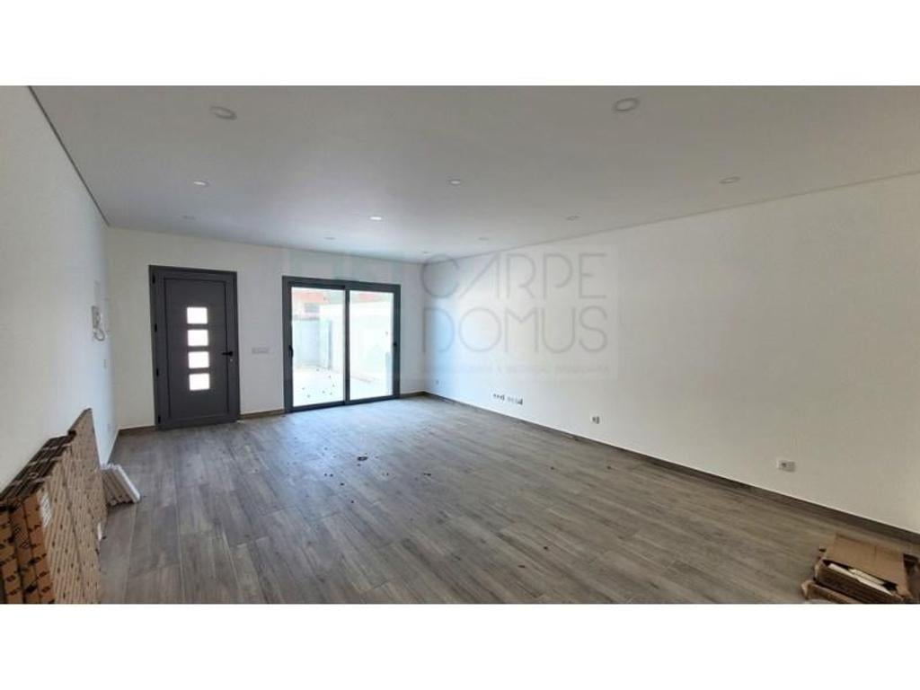 Vente Maison Portugal - Photos Vivastreet Villa moderne de 2+1 chambres avec terrasses et parking.