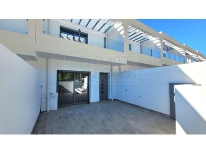 Achat maison - Photos Vivastreet Villa moderne de 2+1 chambres avec terrasses et parking.