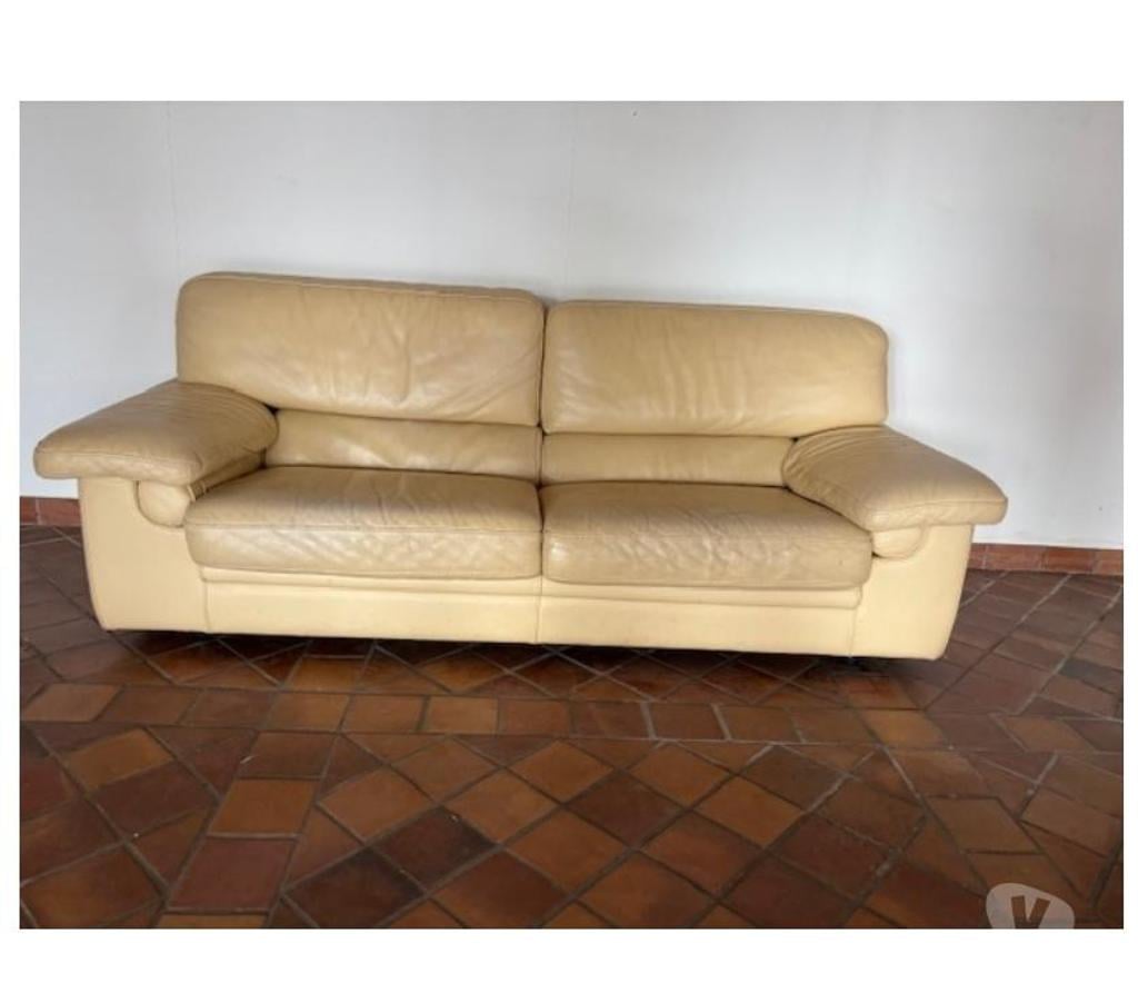 Ameublement & art de la table Seine-et-Marne Mouroux - 77120 - Photos Vivastreet canapé haut de gamme simili cuir beige Design confortable