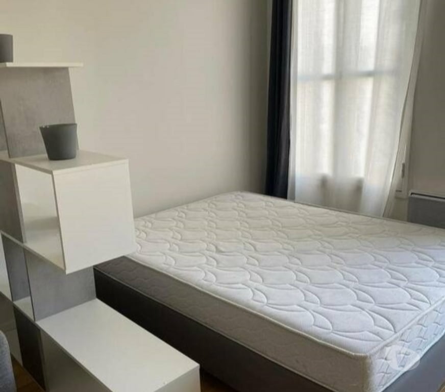 Appartement meublé Paris Paris 9ème ardt - 75009 - Photos Vivastreet Location Studio MEUBLE de 25 m² - 75009