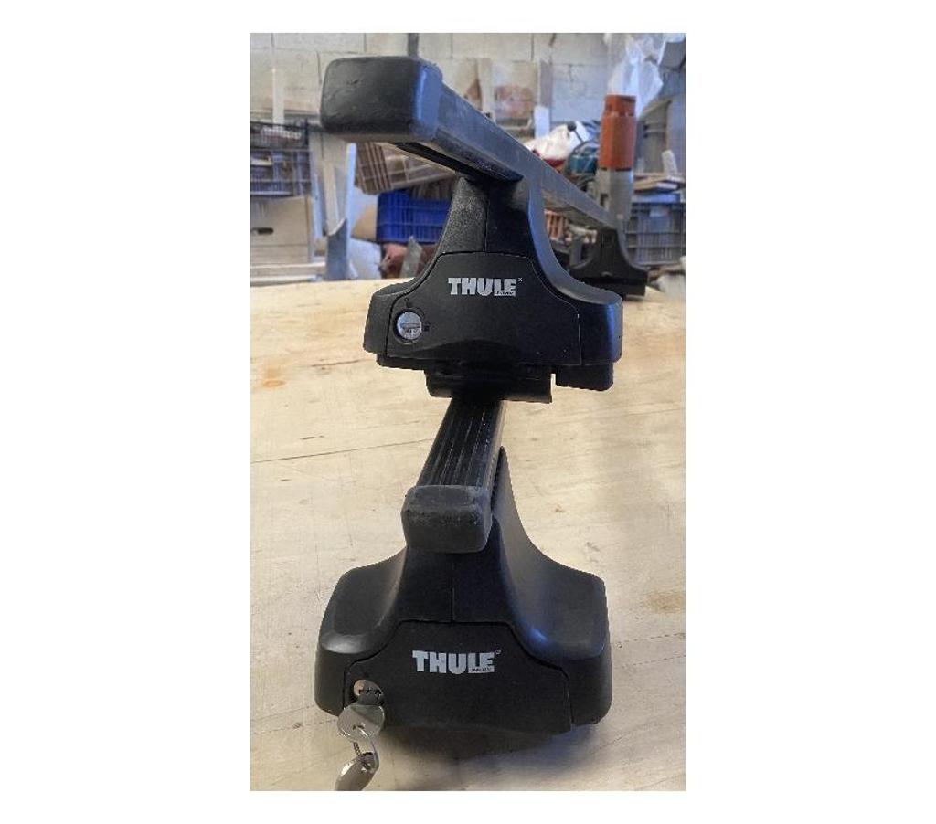 Pièces et services auto Bouches-du-Rhône Puyricard - 13540 - Photos Vivastreet Barre de toit Thule universelle