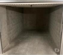 Garage fermé Idéal stationnement stockage garde meuble