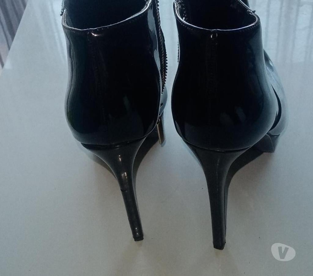 Chaussures Yvelines Velizy Villacoublay - 78140 - Photos Vivastreet BOTTINES SIMILI CUIR NOIR FEMME