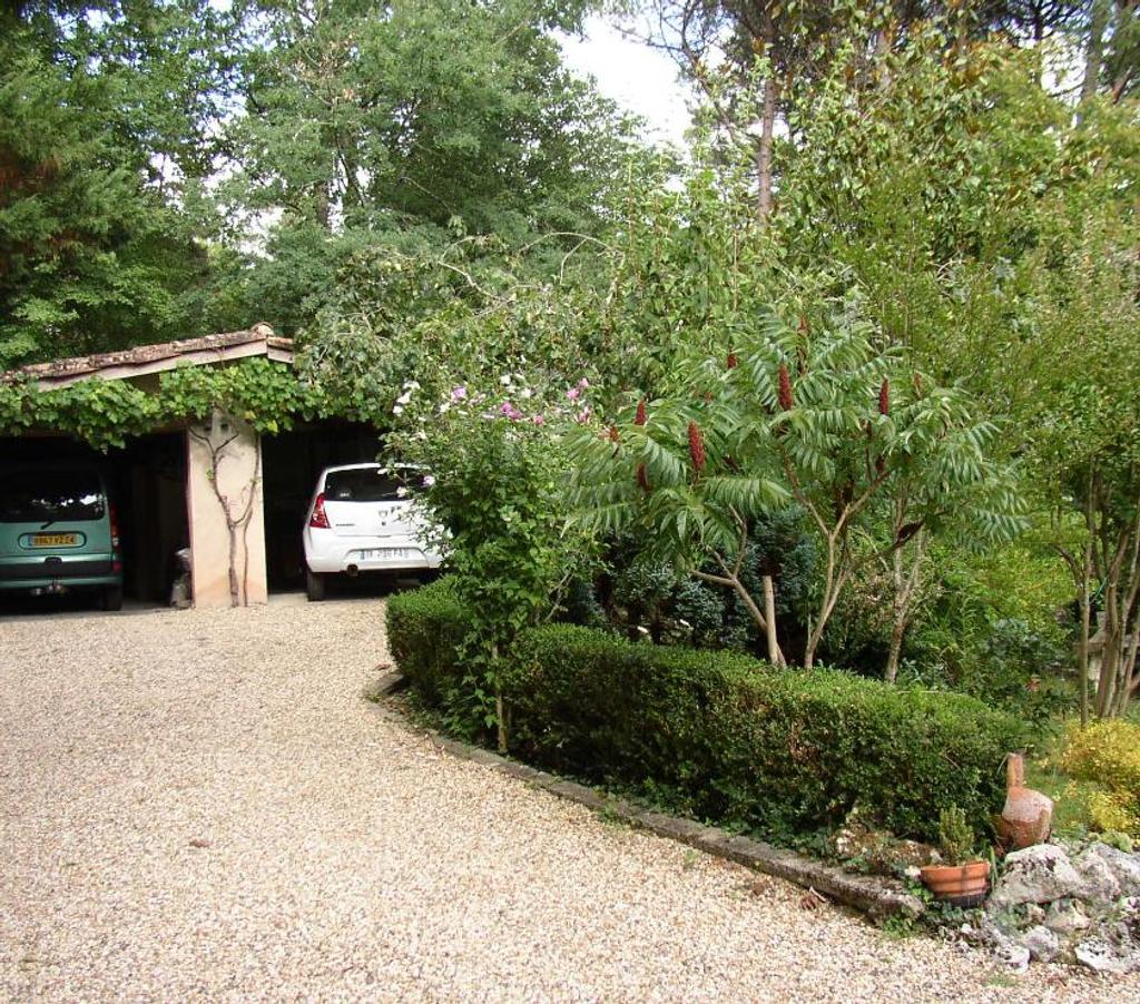 Vente Maison Dordogne Notre Dame de Sanilhac - 24660 - Photos Vivastreet villa 8 pièces dans un parc clos de 8800 M2