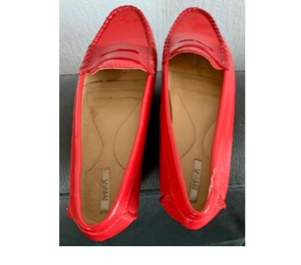 Chaussures Val-de-Marne Villejuif - 94800 - Photos Vivastreet Paire de mocassin rouge de chez Geox respira d'occasion.
