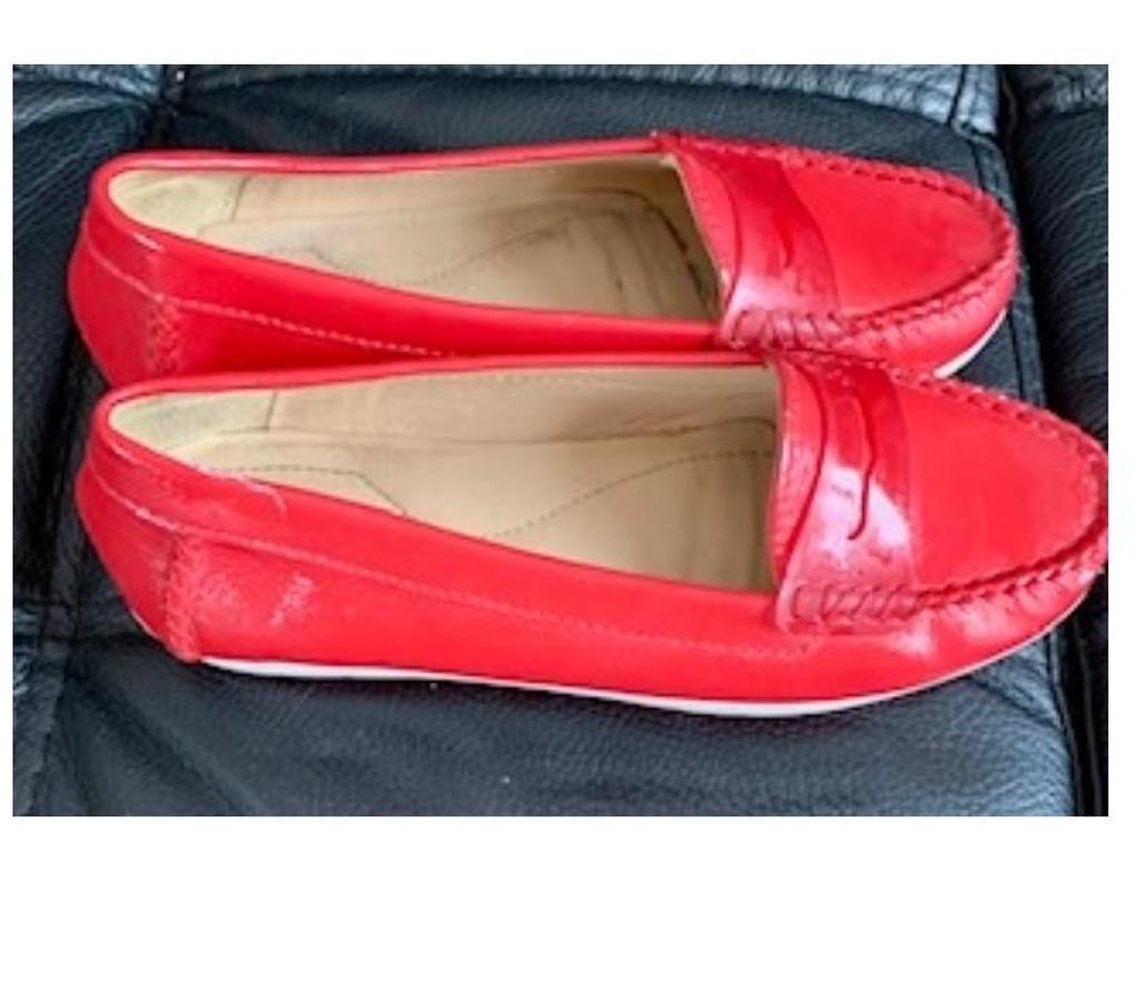 Chaussures Val-de-Marne Villejuif - 94800 - Photos Vivastreet Paire de mocassin rouge de chez Geox respira d'occasion.