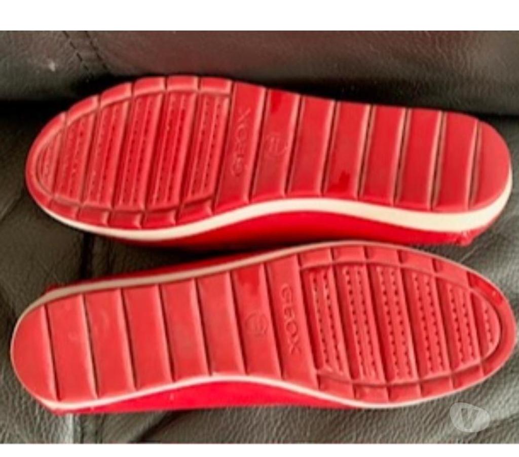 Chaussures Val-de-Marne Villejuif - 94800 - Photos Vivastreet Paire de mocassin rouge de chez Geox respira d'occasion.