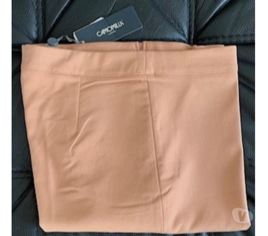 Vêtements occasion Val-de-Marne Villejuif - 94800 - Photos Vivastreet Pantalon large (Camel de chez Camomilla) neuf jamais porté.