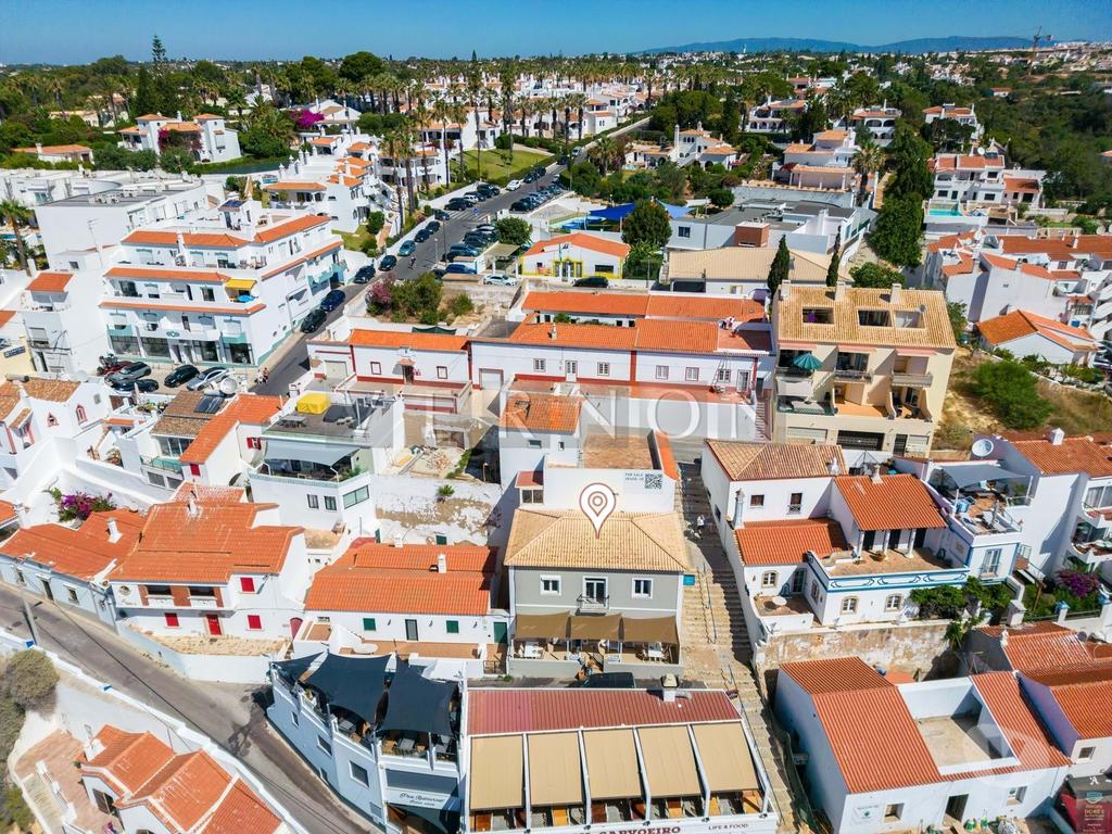 Appartements à vendre Portugal - Photos Vivastreet Algarve, villa avec 4 studios indépendants, située dans le...