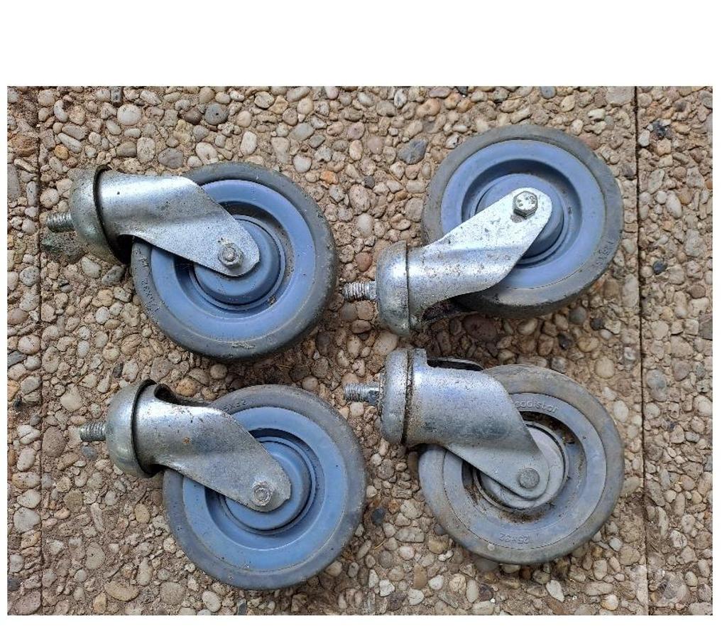  Seine-et-Marne Montceaux les Provins - 77151 - Photos Vivastreet roulette de chariot