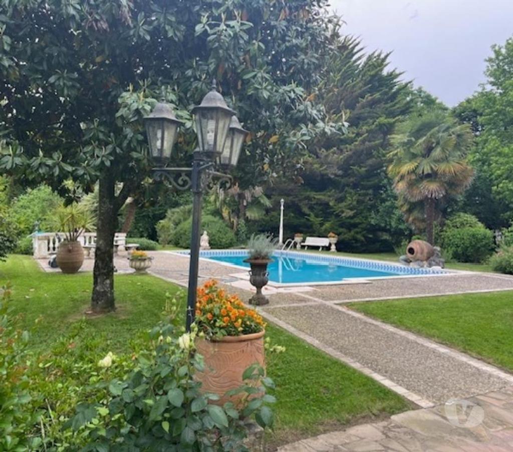 Vente Maison Pyrénées-Atlantiques Barinque - 64160 - Photos Vivastreet GENTILHOMMIERE entièrement rénovée. Proche PAU