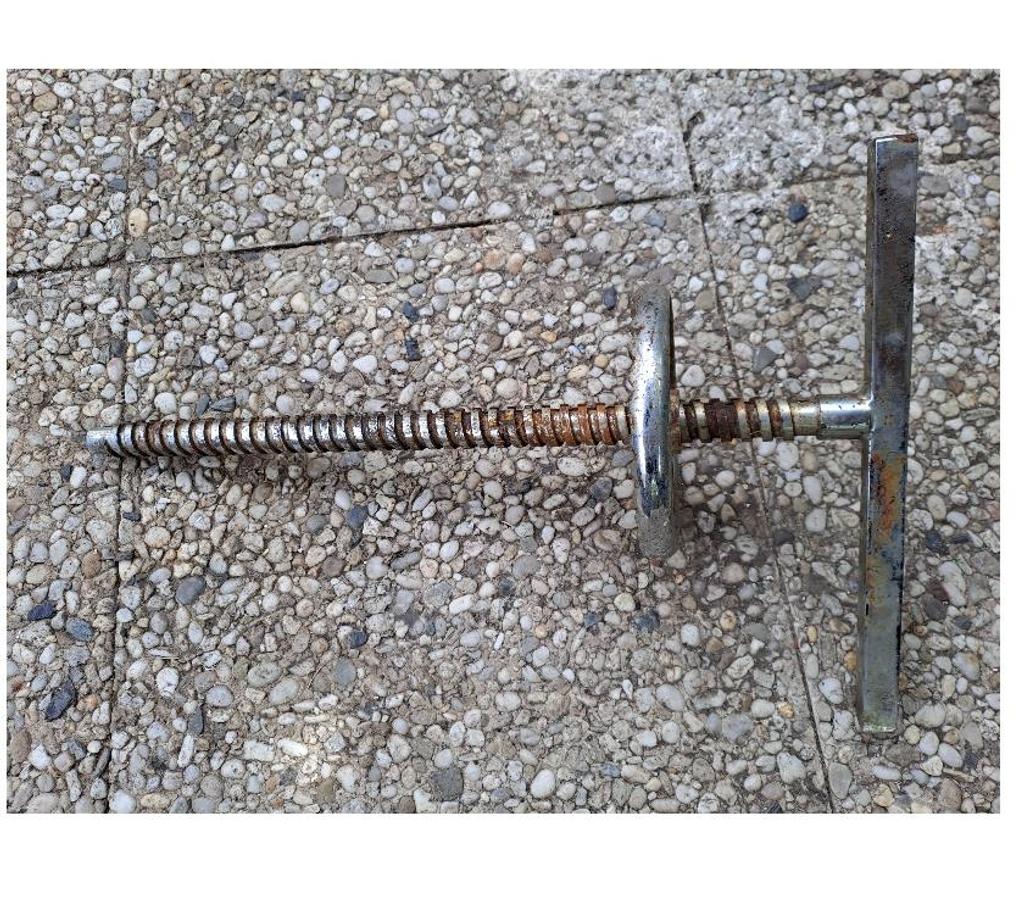  Seine-et-Marne Montceaux les Provins - 77151 - Photos Vivastreet manivelle de pressoir