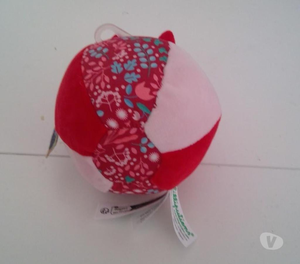 Equipements bébés Alpes-Maritimes Cannes - 06400 - Photos Vivastreet 13€ Balle d'activité Chaperon Rouge (Lilluputiens)