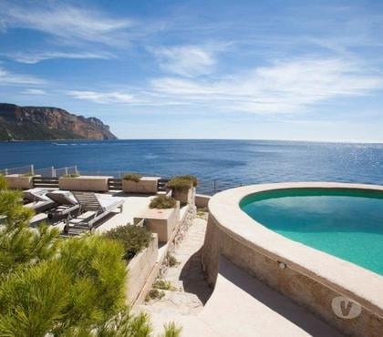 location saisonniere Cassis Bouches-du-Rhône - Photos Vivastreet Villa de charme au bord de mer, les pieds dans l'eau