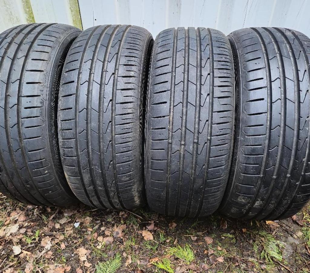 Pièces et services auto Loire St Etienne - Photos Vivastreet 4 pneus été 225 50 18 95W Hankook quasi-neuf