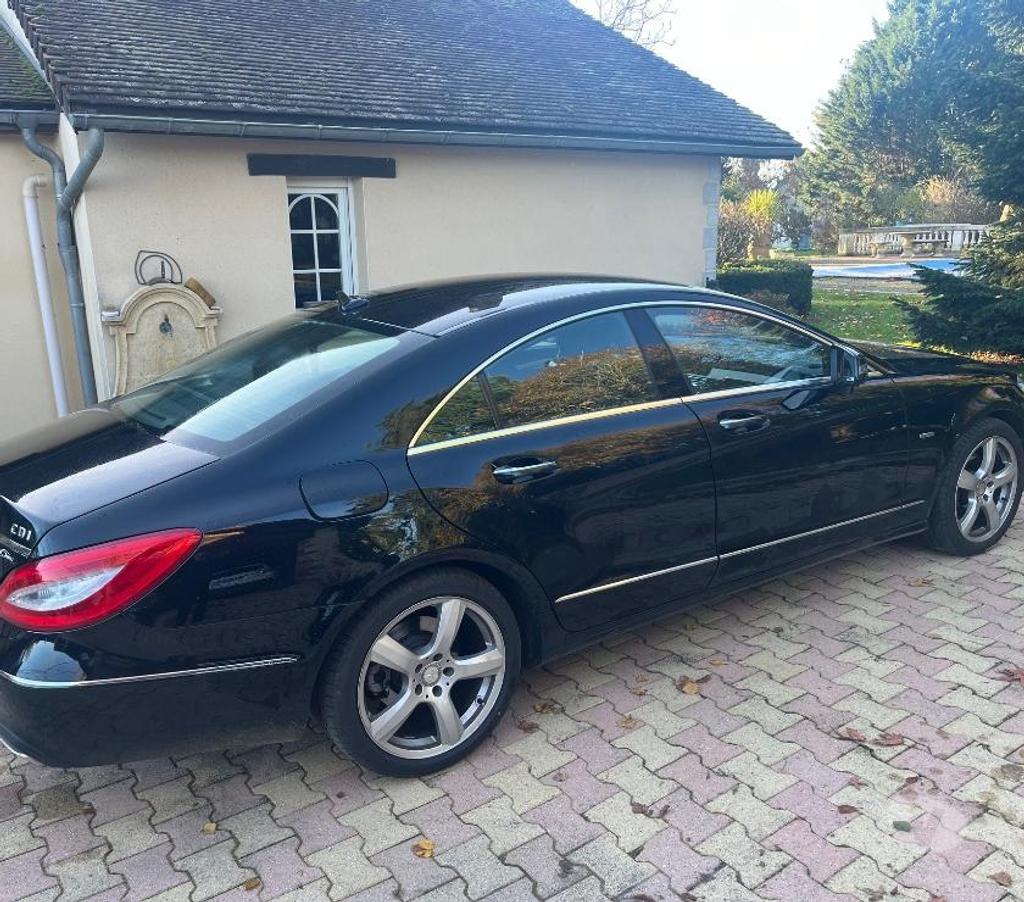 Voiture d'occasion Pyrénées-Atlantiques Pau - 64000 - Photos Vivastreet superbe MERCEDES CLS 2011 Toutes options