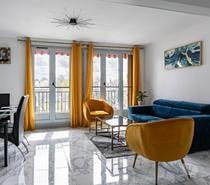 Chambre moderne dans spacieux appartement proche Paris