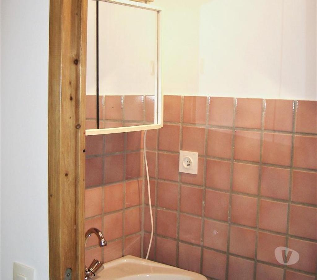Appartement meublé Bouches-du-Rhône Peynier - 13790 - Photos Vivastreet PEYNIER LOUE STUDIO MEUBLE 20 m² POUR 1 PERSONNE