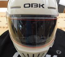 un magnifique casque intégral moto
